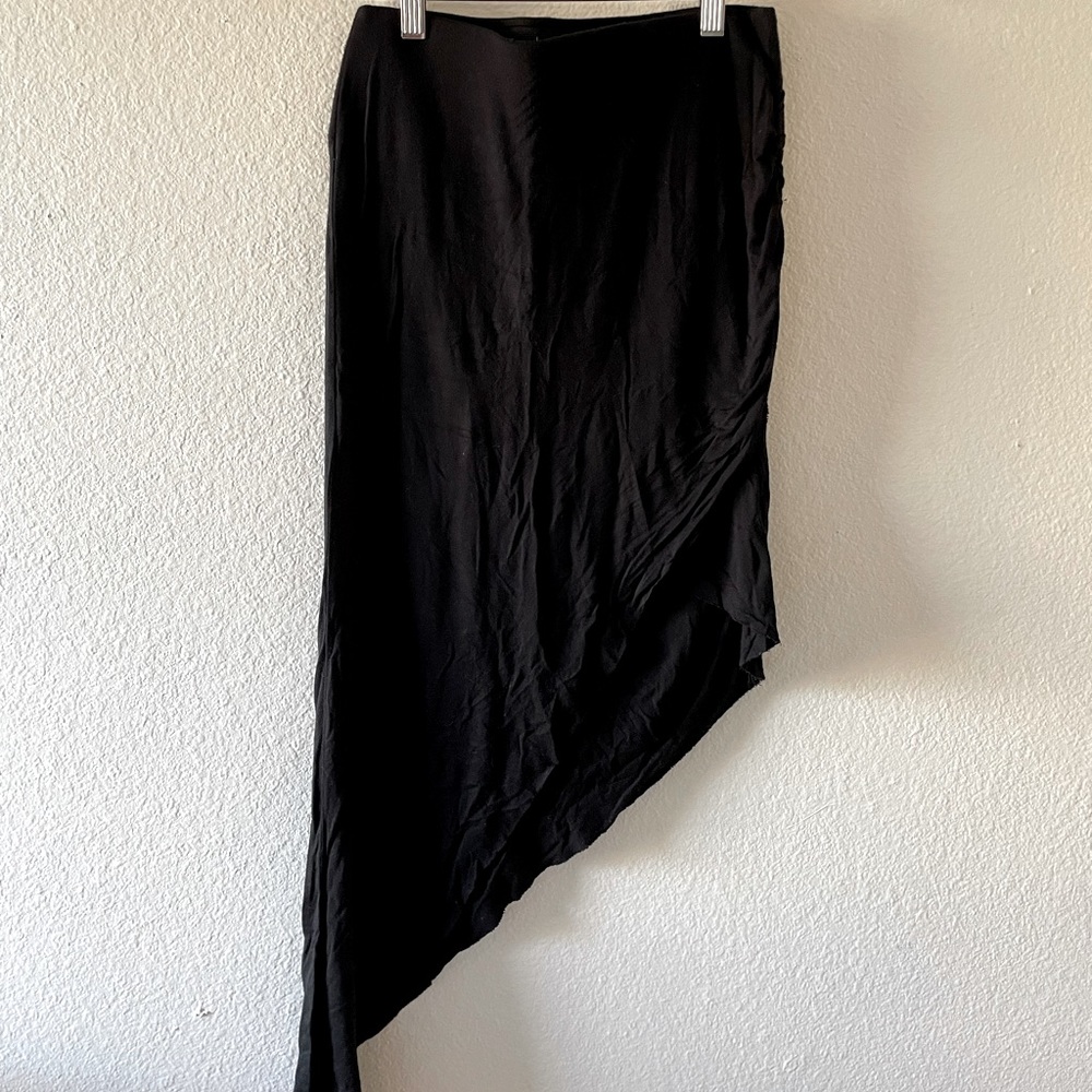 Black high low skirt